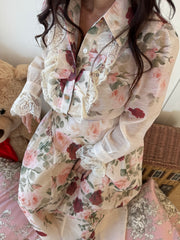 Camicia romantica floreale con colletto vittoriano e gonna lunga coordinata elegante