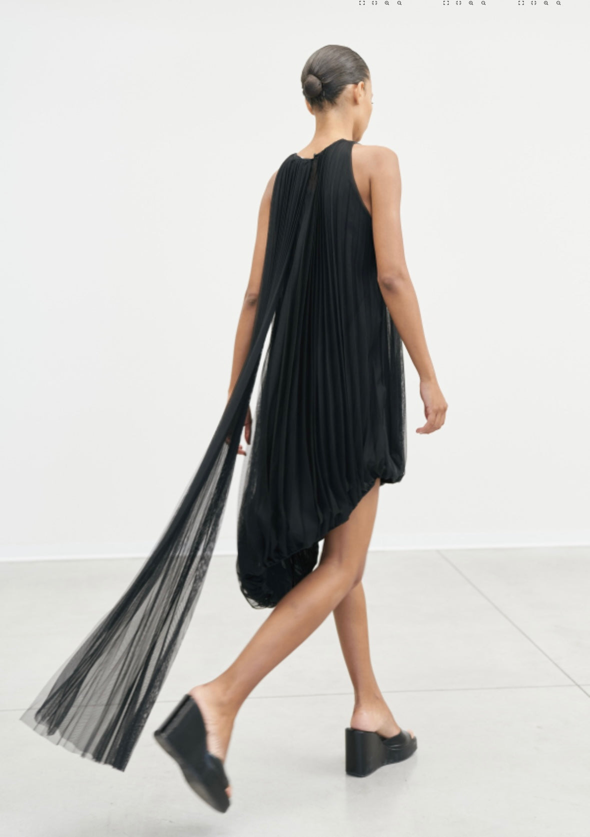 Abito “Black Poem” in Tulle Drappeggiato